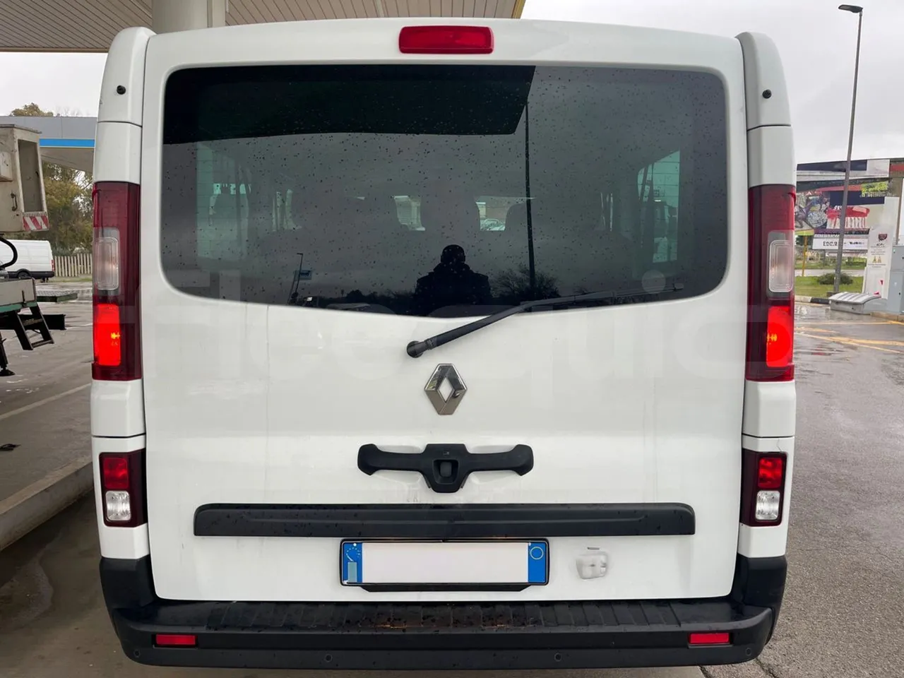 Renault TRAFIC JLJM9R - Euro 5 - 88 kW - 5.399 mt - rear hatch closed
