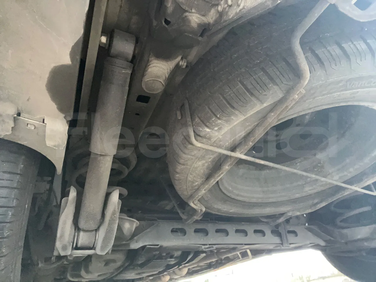 Renault TRAFIC JLJM9R - Euro 5 - 88 kW - 5.399 mt - axle 2 shock absorbers 2 left
