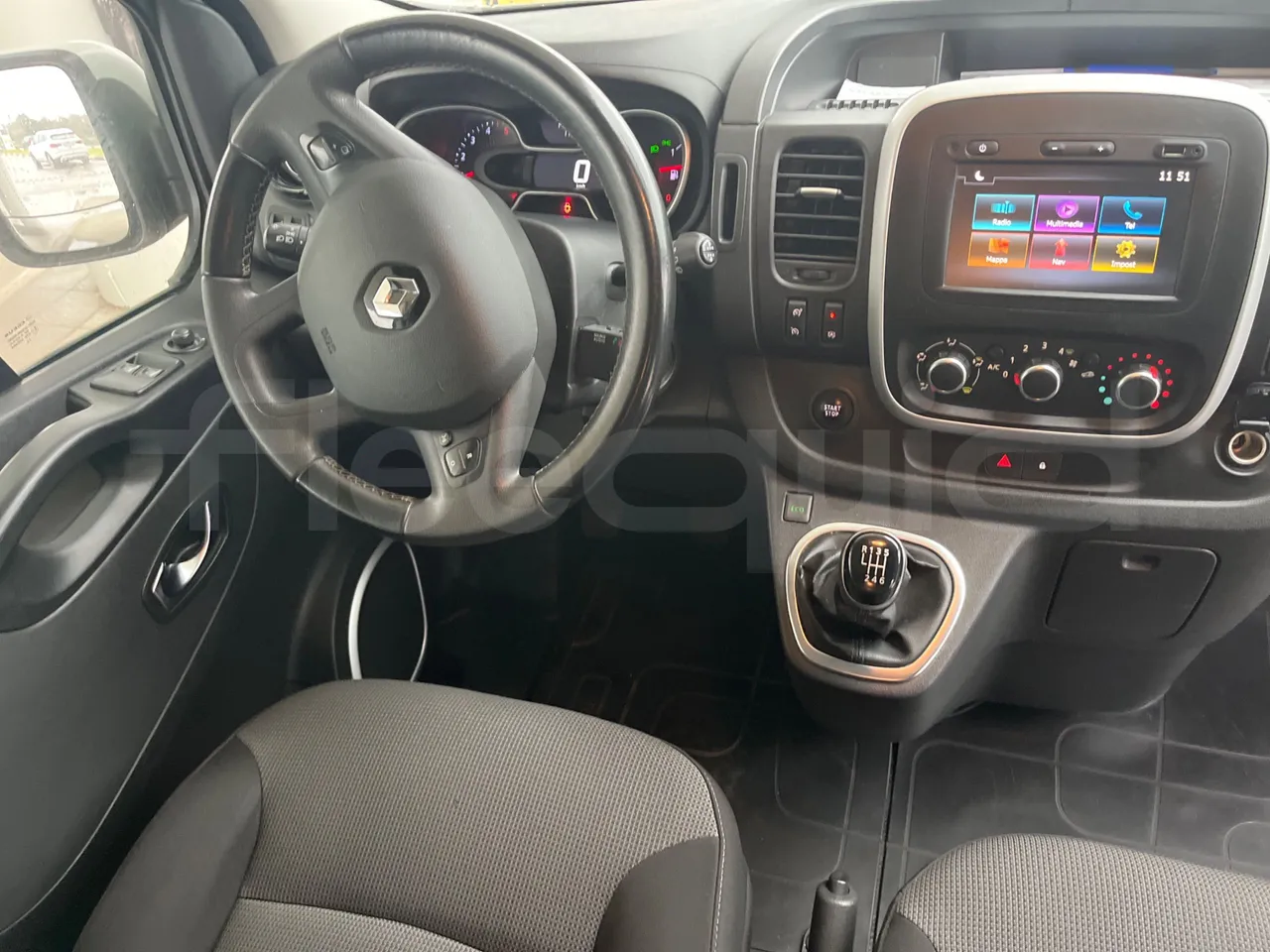 Renault TRAFIC JLJM9R - Euro 5 - 88 kW - 5.399 mt - steering wheel photo