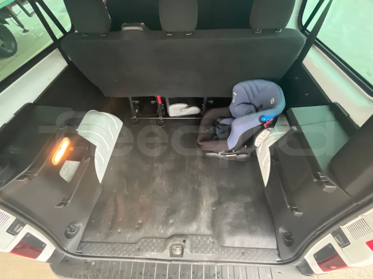 Renault TRAFIC JLJM9R - Euro 5 - 88 kW - 5.399 mt - under carpet photo