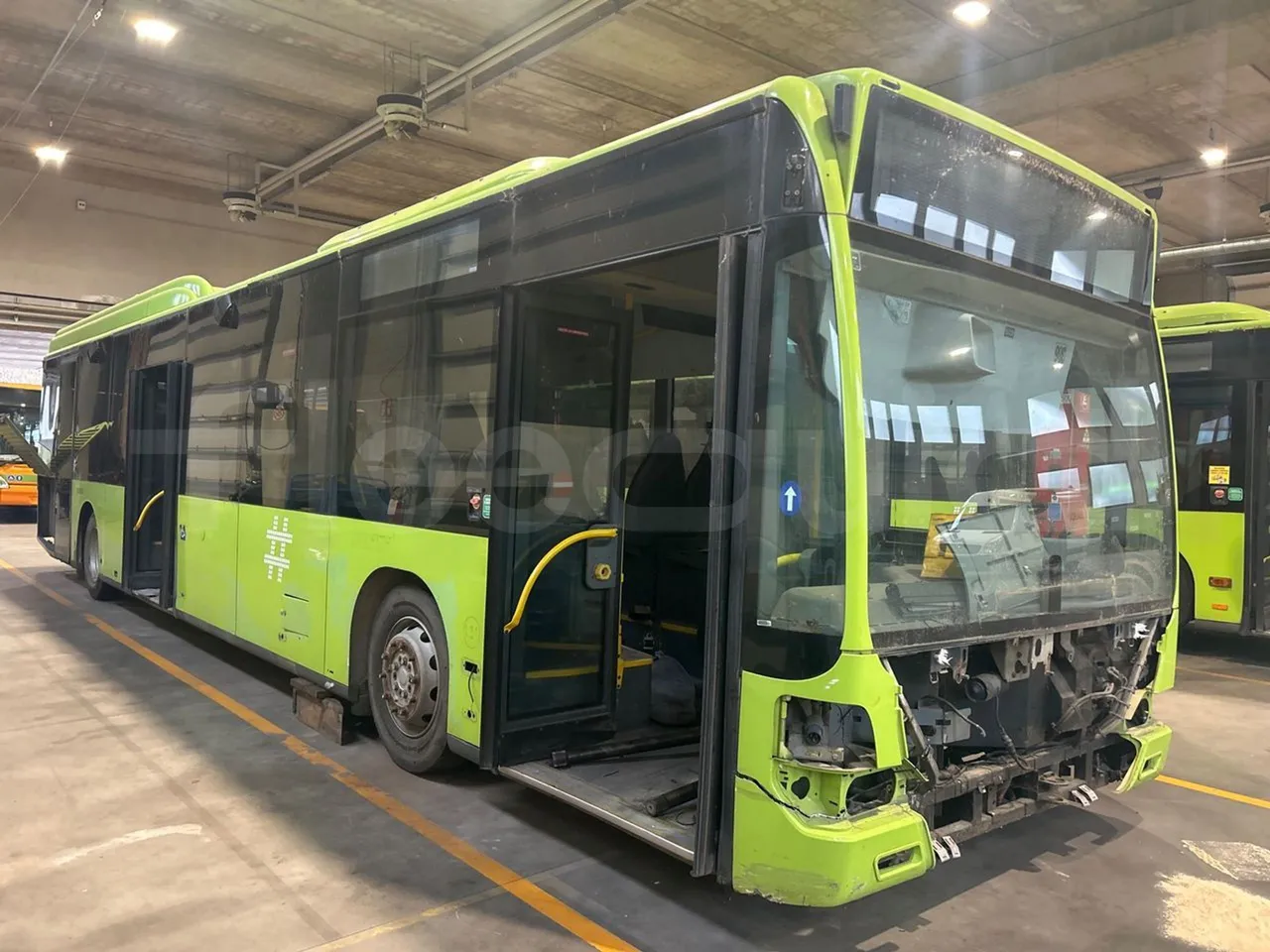 Mercedes-Benz Citaro O 530 LE - Euro5 - 220kW - 13.057mt - 3/4 front right doors