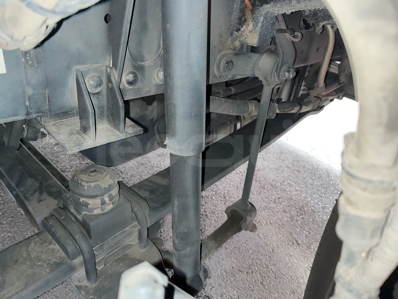 Beulas Man Gianino Gianino - EUR5 - 162kW - 7.500m - front shock absorbers right