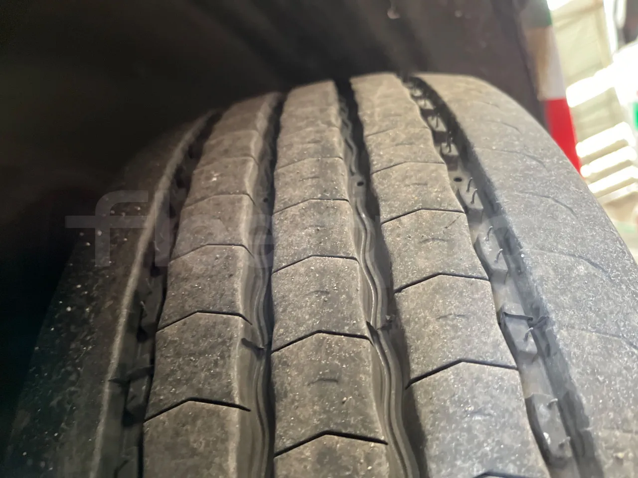 Beulas Man Gianino Gianino - EUR5 - 162kW - 7.500m - tread condition front tires right