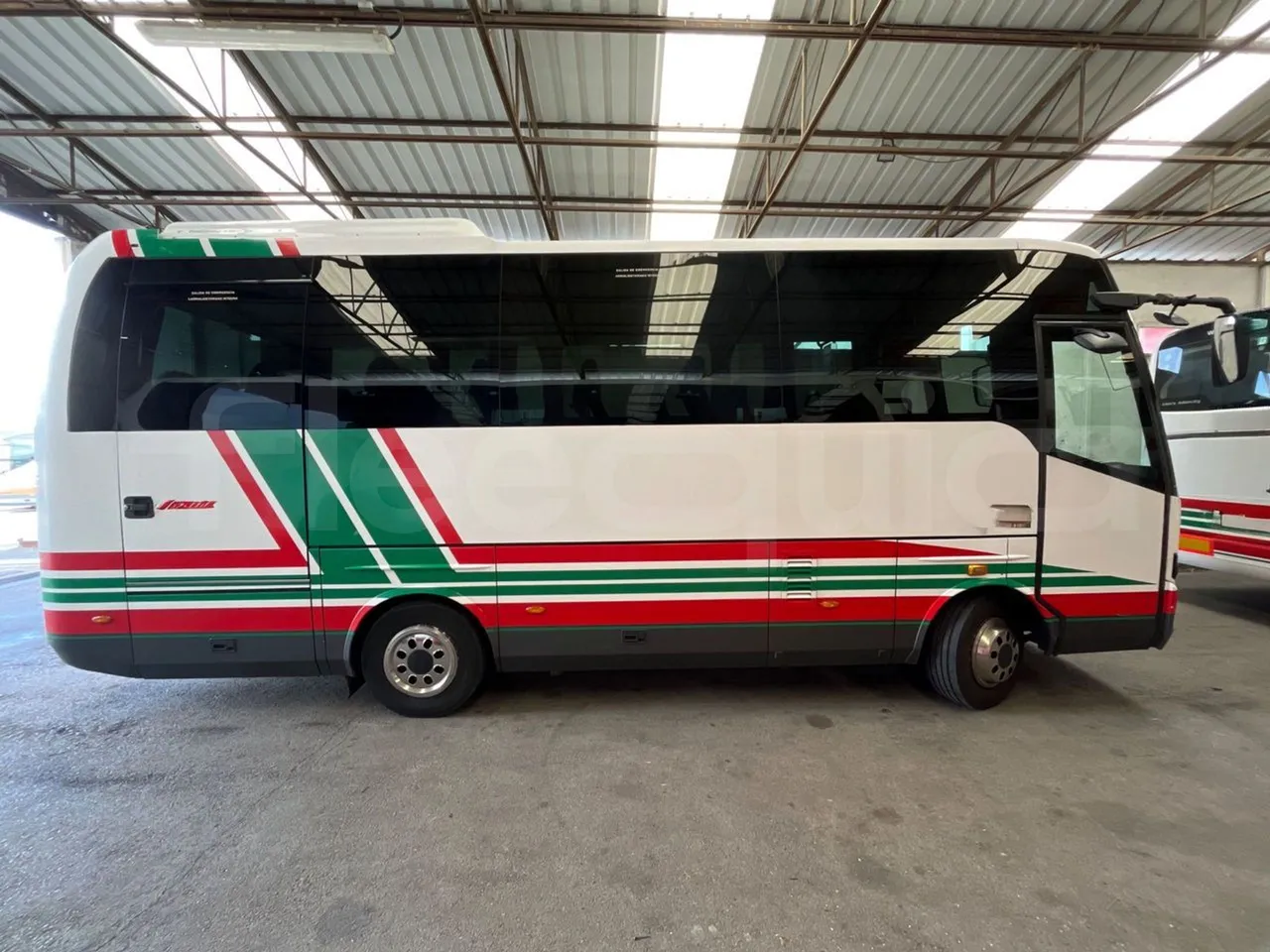 Beulas Man Gianino Gianino - EUR5 - 162kW - 7.500m - right side doors closed