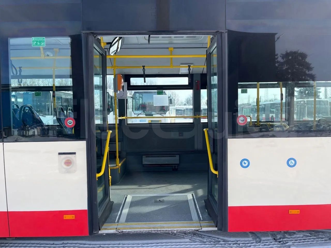 Mercedes-Benz Conecto 628881 - Euro6 - 220kW - 12.134mt - front door 2 open