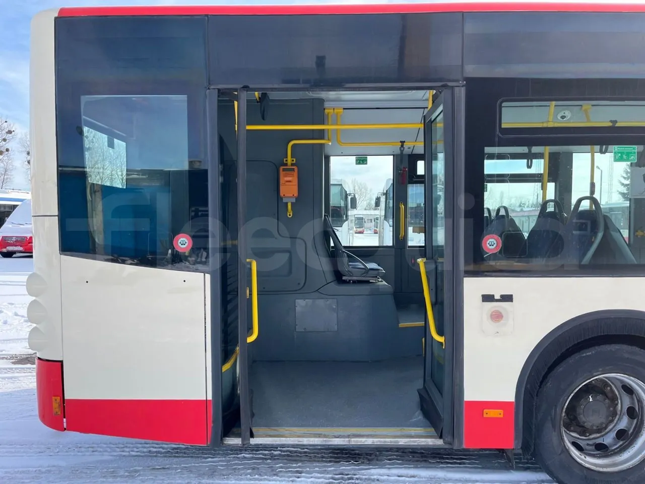 Mercedes-Benz Conecto 628881 - Euro6 - 220kW - 12.134mt - front door 3 open