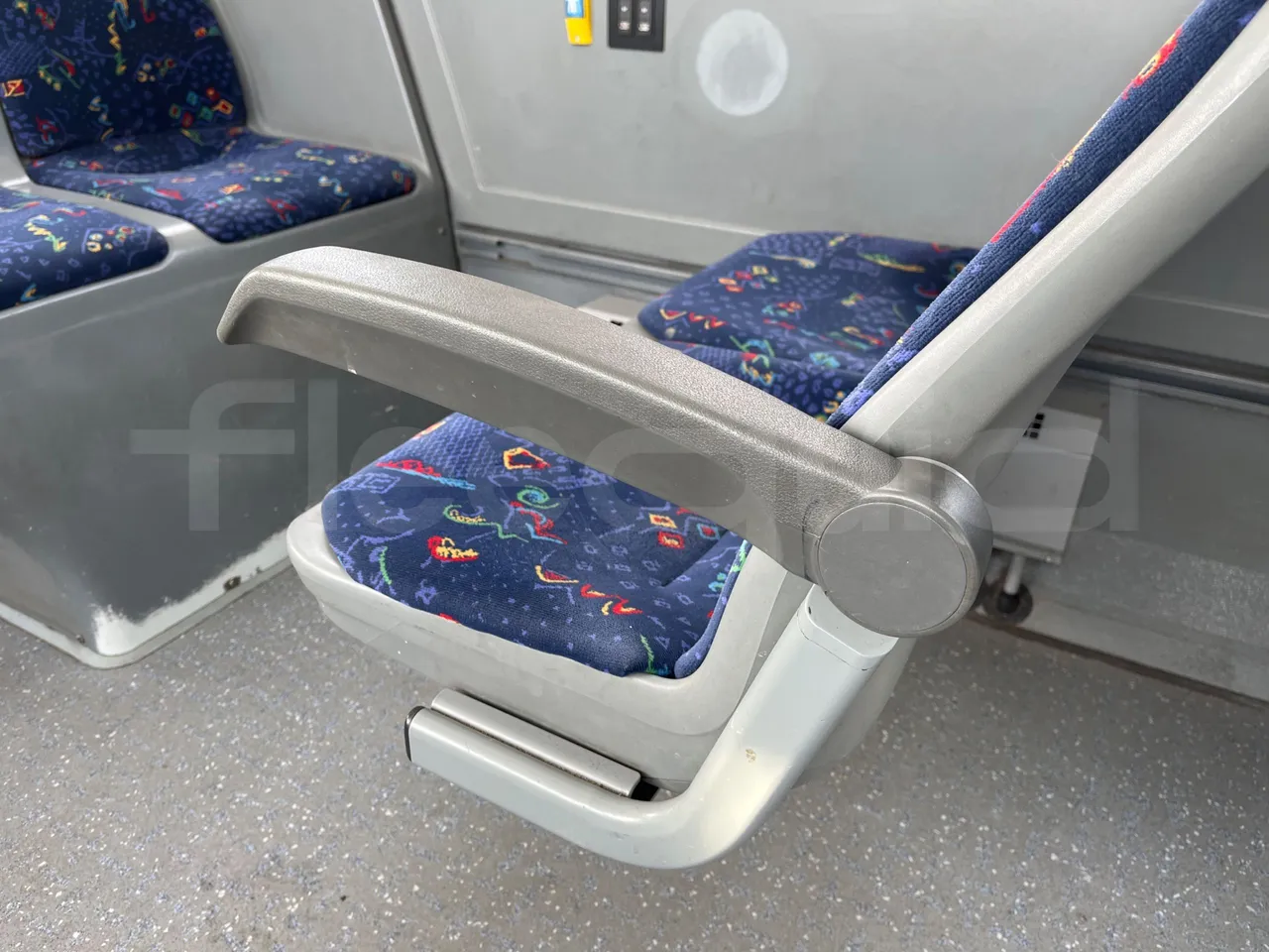 Mercedes-Benz Conecto 628881 - Euro6 - 220kW - 12.134mt - armrest detail photo