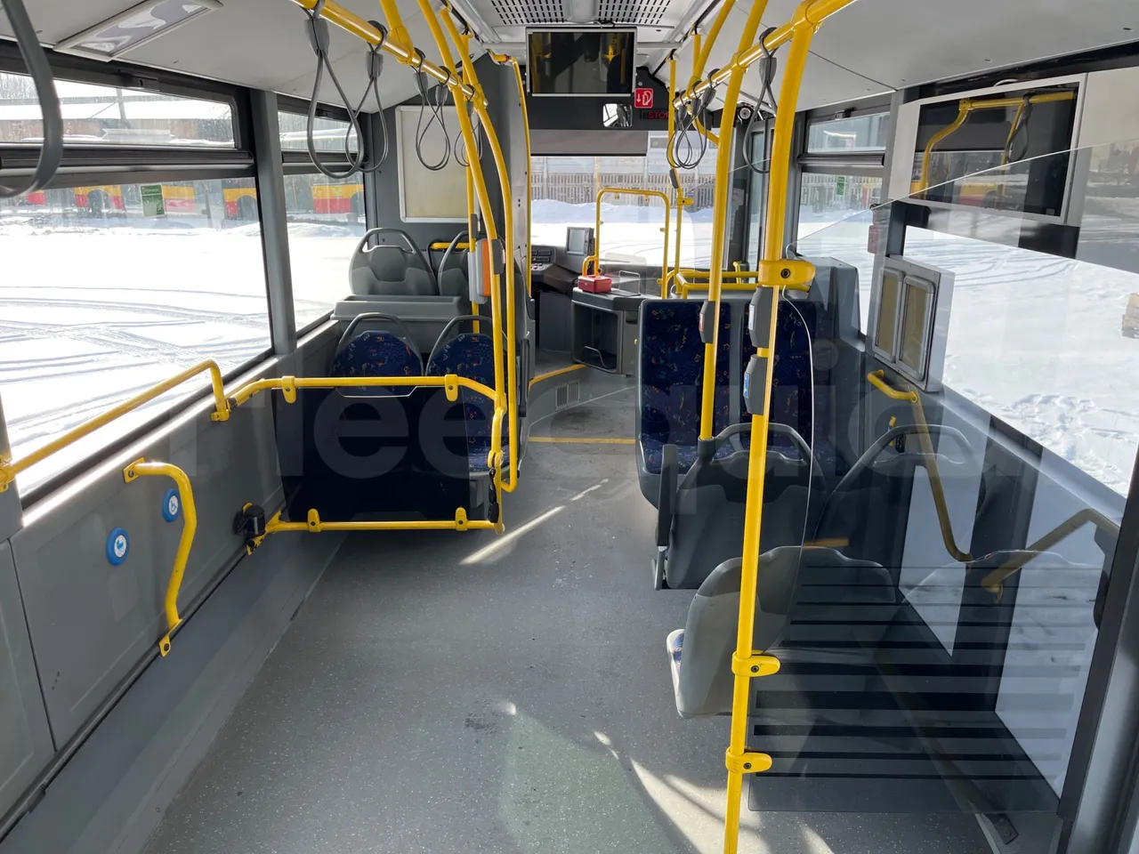 Mercedes-Benz Conecto 628881 - Euro6 - 220kW - 12.134mt - forward view middle aisle