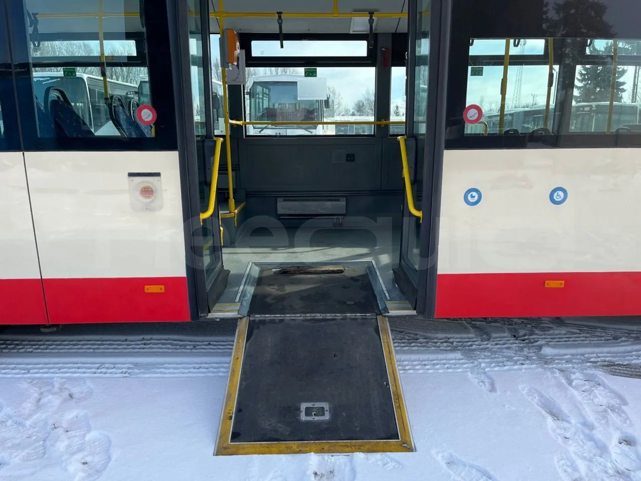 Mercedes-Benz Conecto 628881 - Euro6 - 220kW - 12.134mt - platform open photo