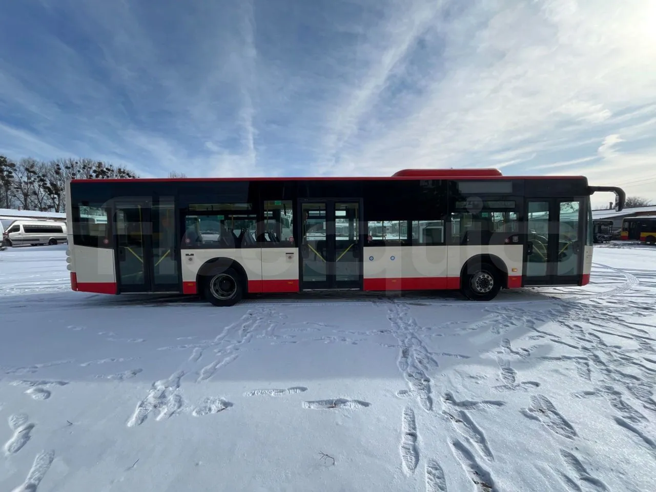 Mercedes-Benz Conecto 628881 - Euro6 - 220kW - 12.134mt - right side doors closed