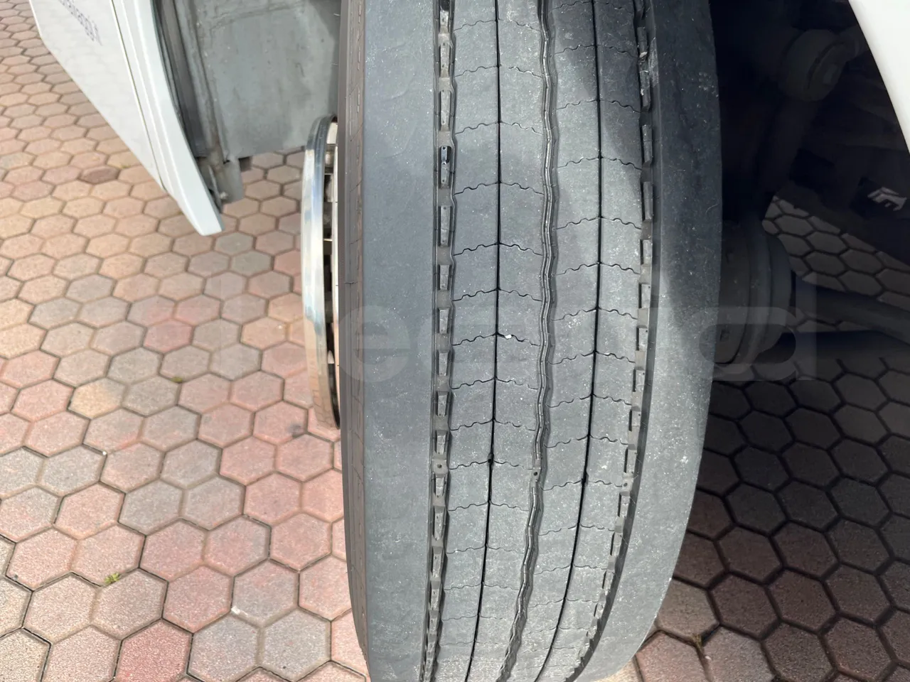 Barbi Galileo HD 40SDAM3500/ Euro 6 - 294 Kw - 10,340 Mt - tread condition front tires left