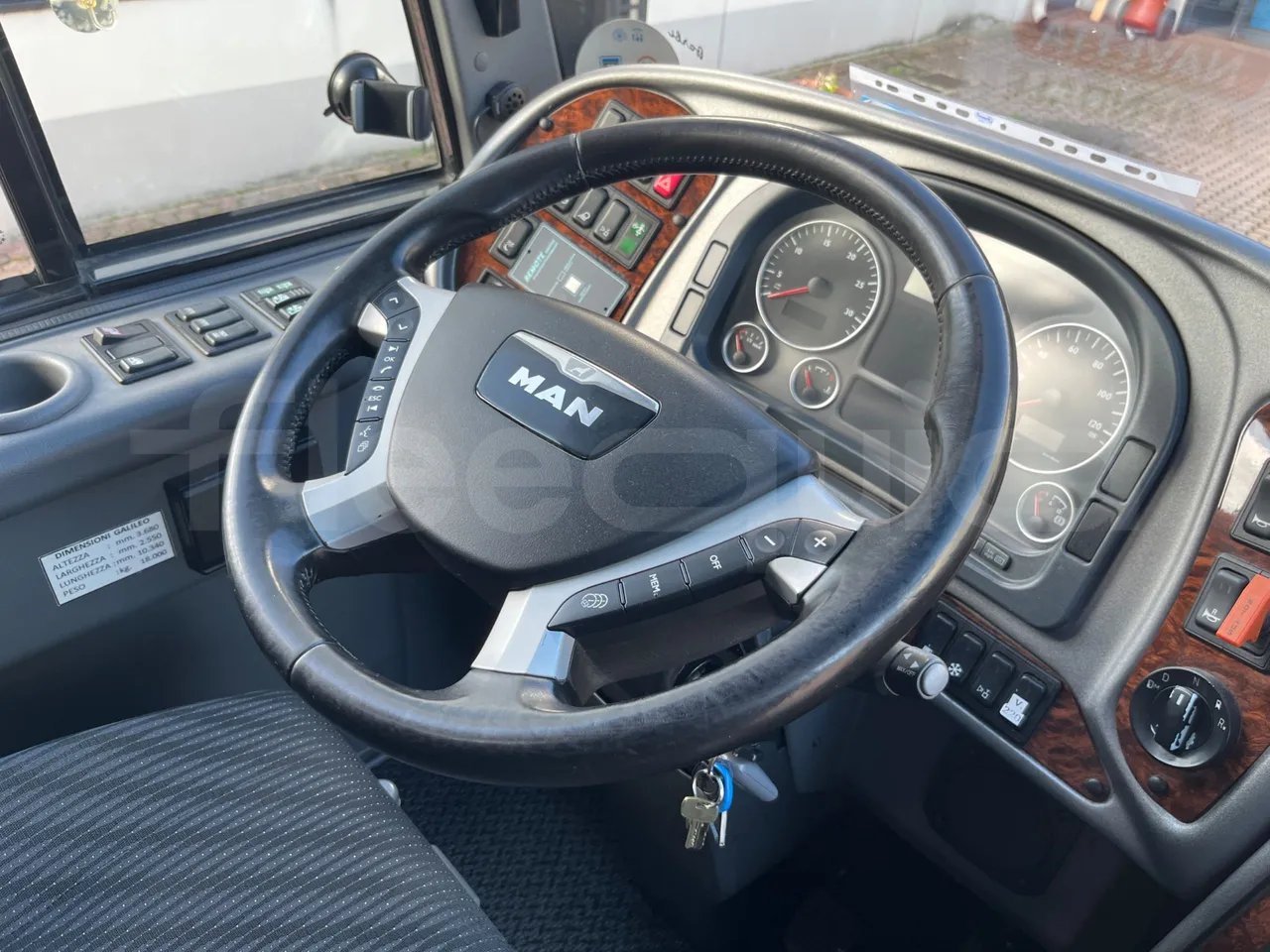 Barbi Galileo HD 40SDAM3500/ Euro 6 - 294 Kw - 10,340 Mt - steering wheel photo