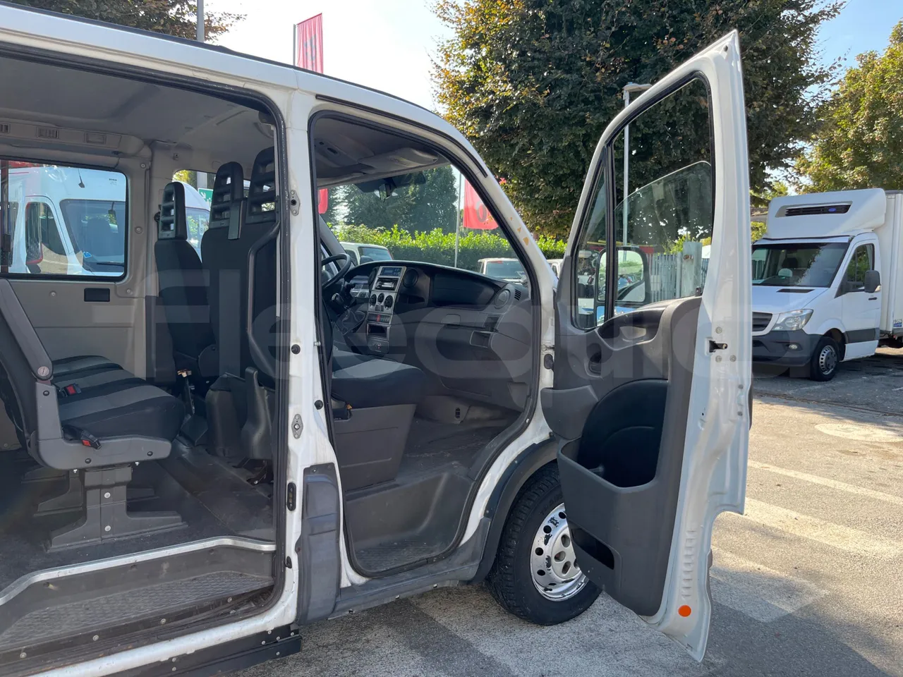 Iveco Daily MicroVett -EUR4 -100kW -5.401m - front door 1 open