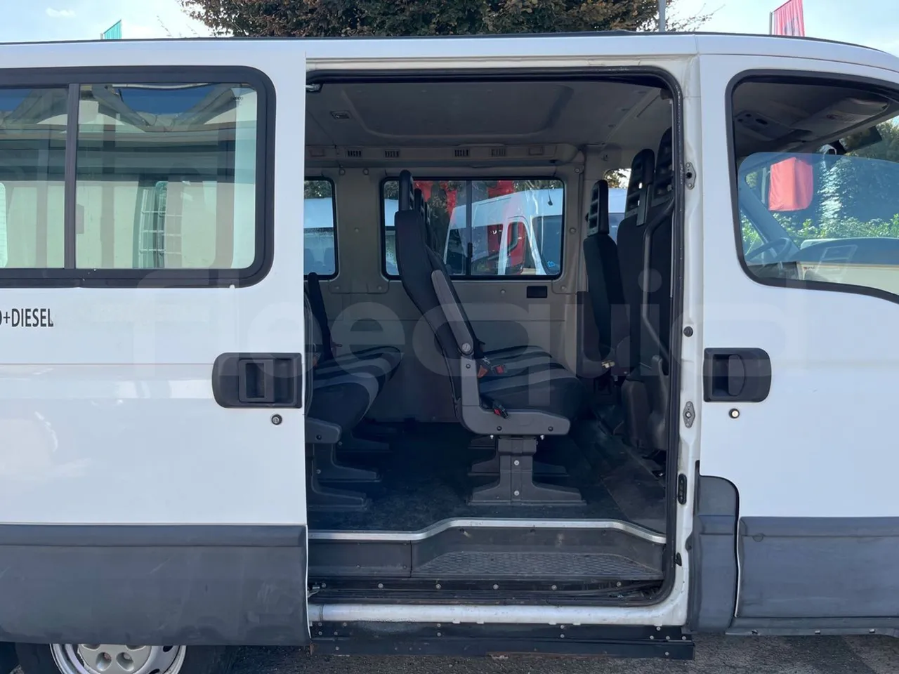 Iveco Daily MicroVett -EUR4 -100kW -5.401m - front door 3 open