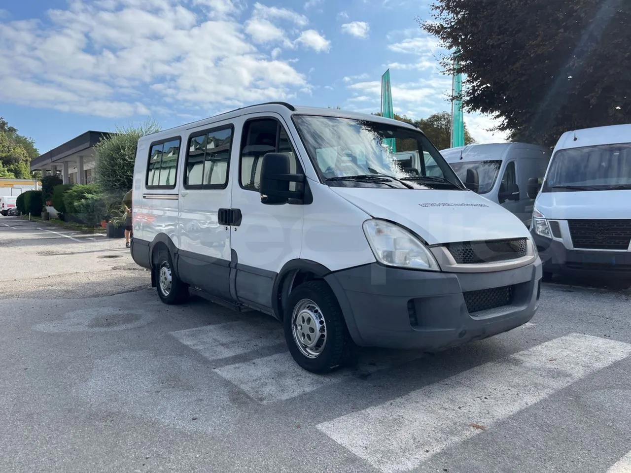 Iveco Daily MicroVett -EUR4 -100kW -5.401m - Base cover photo