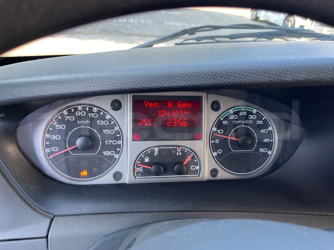 Iveco Daily MicroVett -EUR4 -100kW -5.401m - dashboard lights on