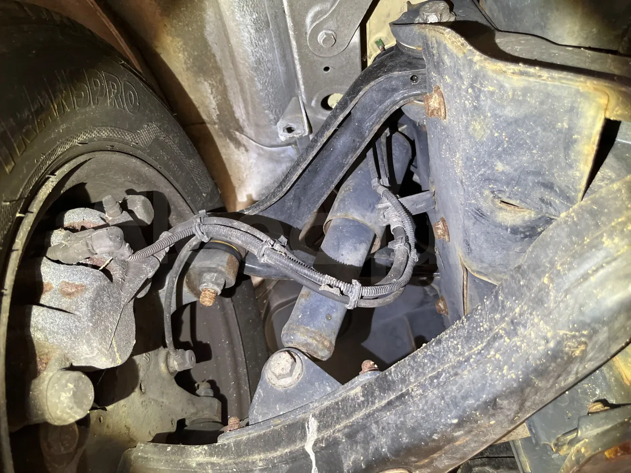 Iveco Daily MicroVett -EUR4 -100kW -5.401m - front shock absorbers left
