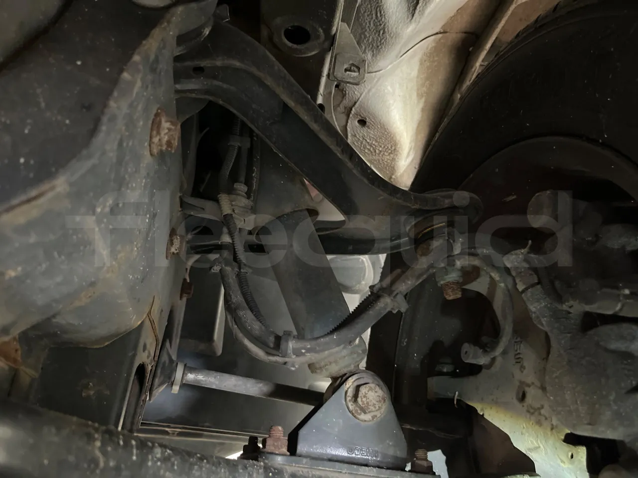 Iveco Daily MicroVett -EUR4 -100kW -5.401m - front shock absorbers right