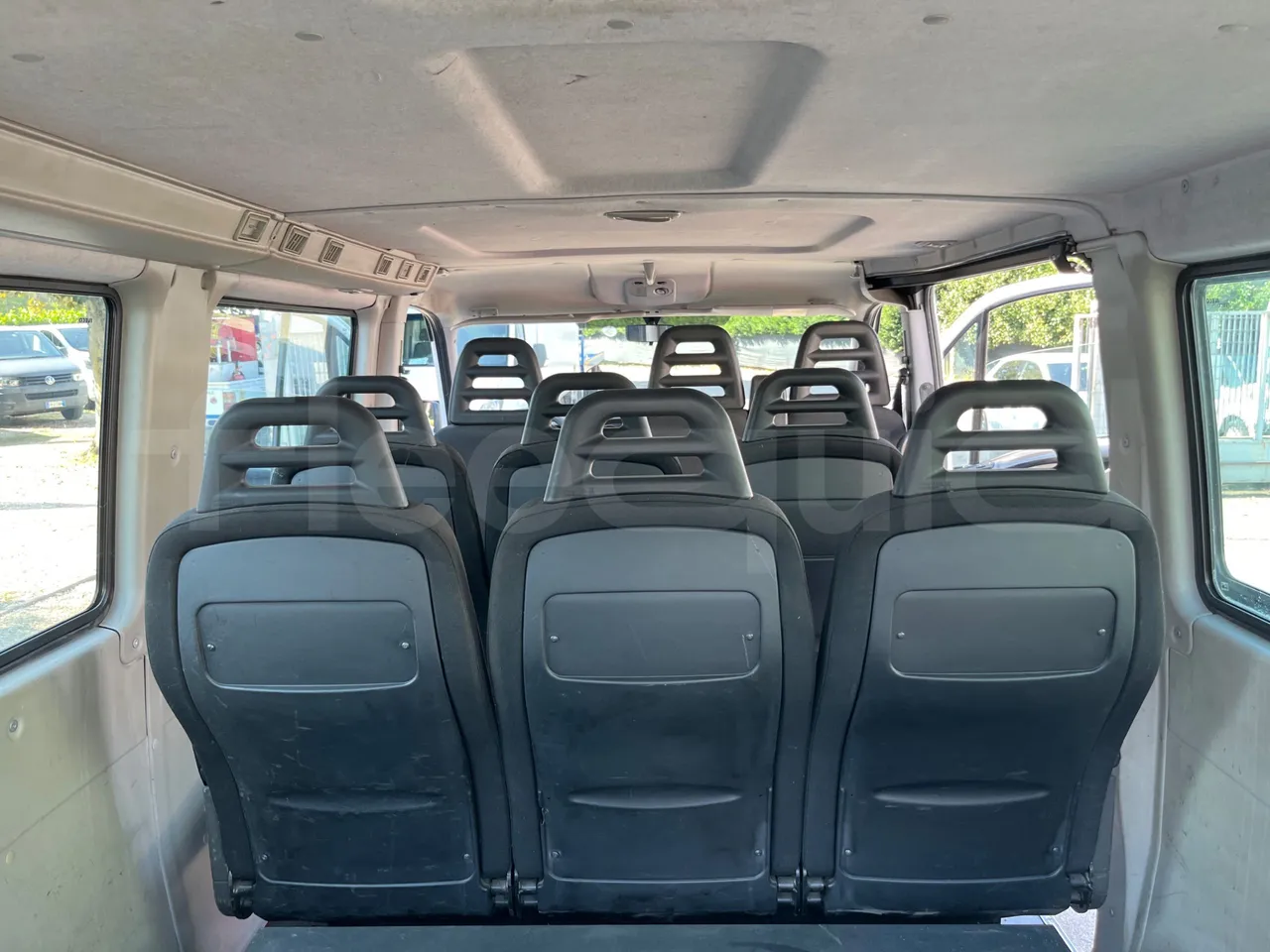 Iveco Daily MicroVett -EUR4 -100kW -5.401m - forward view all seats last row height