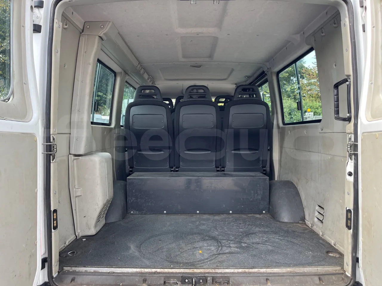 Iveco Daily MicroVett -EUR4 -100kW -5.401m - luggage rack photo