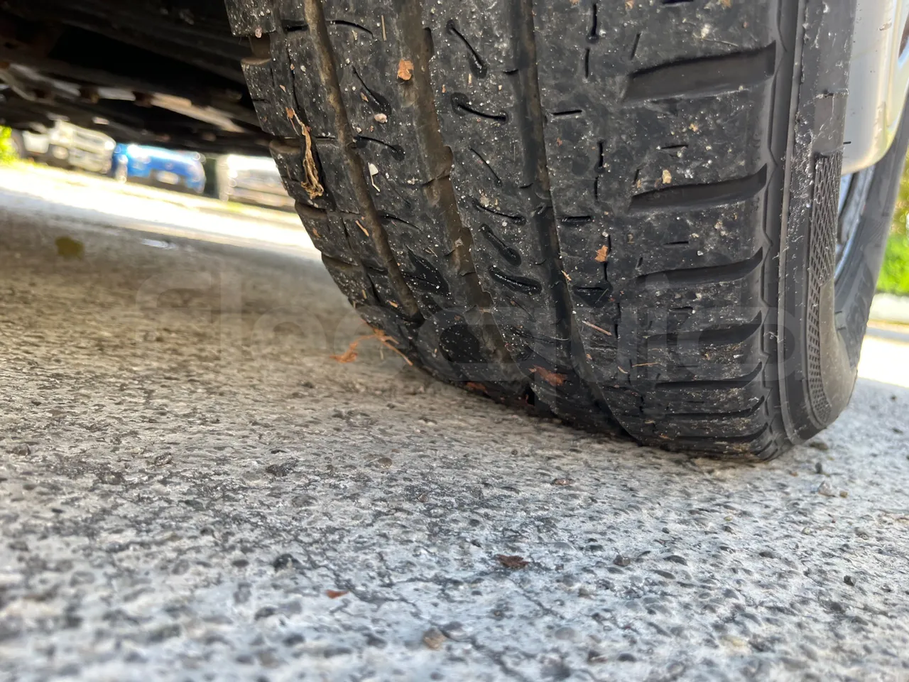 Iveco Daily MicroVett -EUR4 -100kW -5.401m - tread condition front tires right