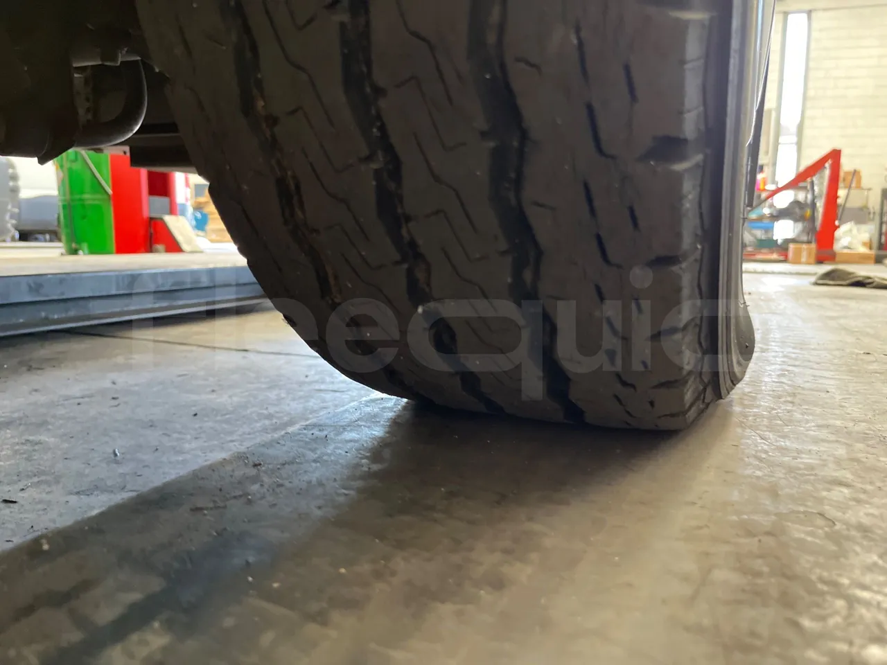 Iveco Daily MicroVett -EUR4 -100kW -5.401m - tread condition second axle tires left