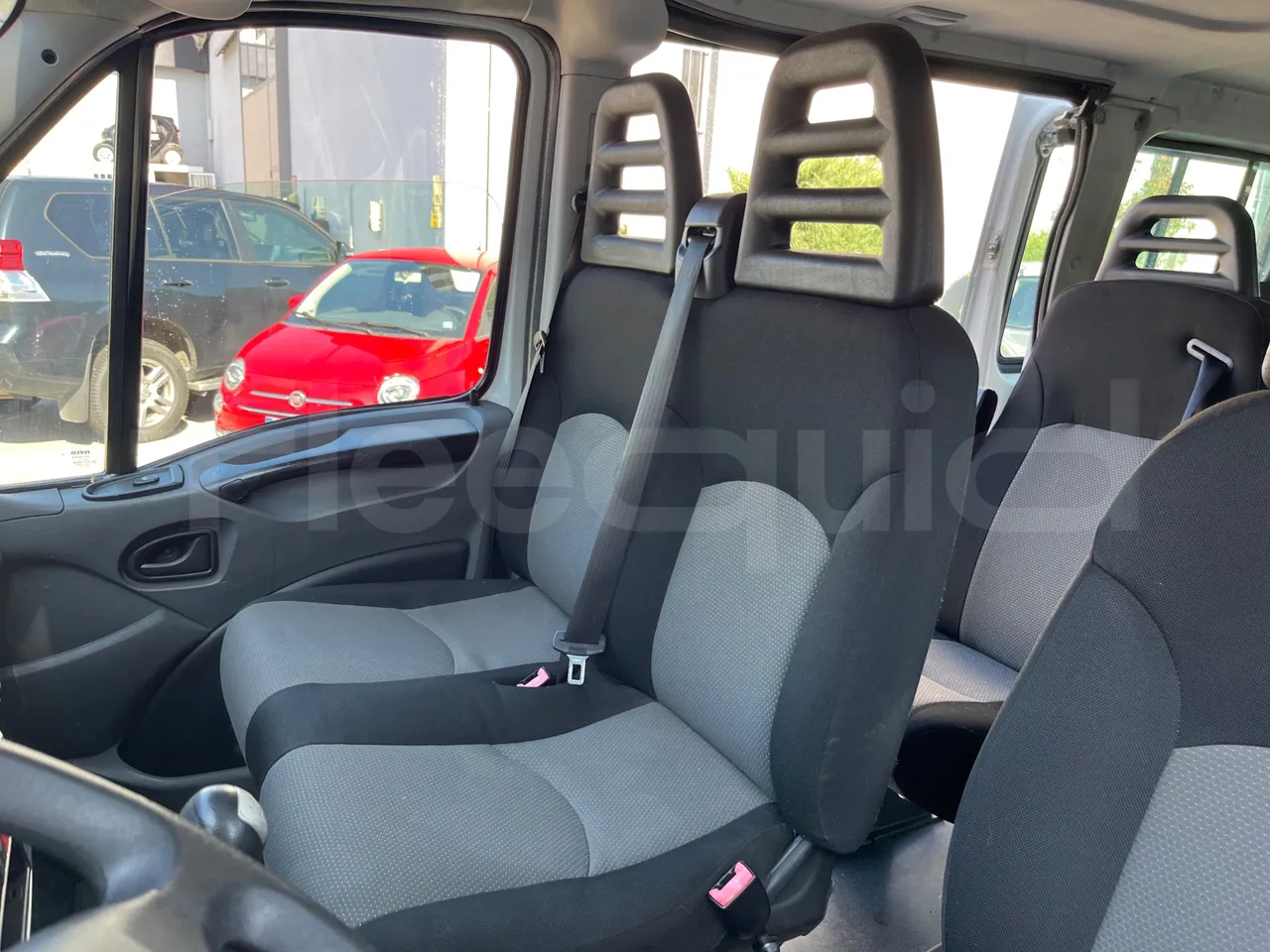 Iveco Daily MicroVett -EUR4 -100kW -5.401m - hostess seat photo