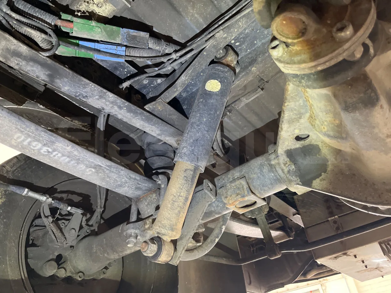 Iveco Daily MicroVett -EUR4 -100kW -5.401m - axle 2 shock absorbers 1 right