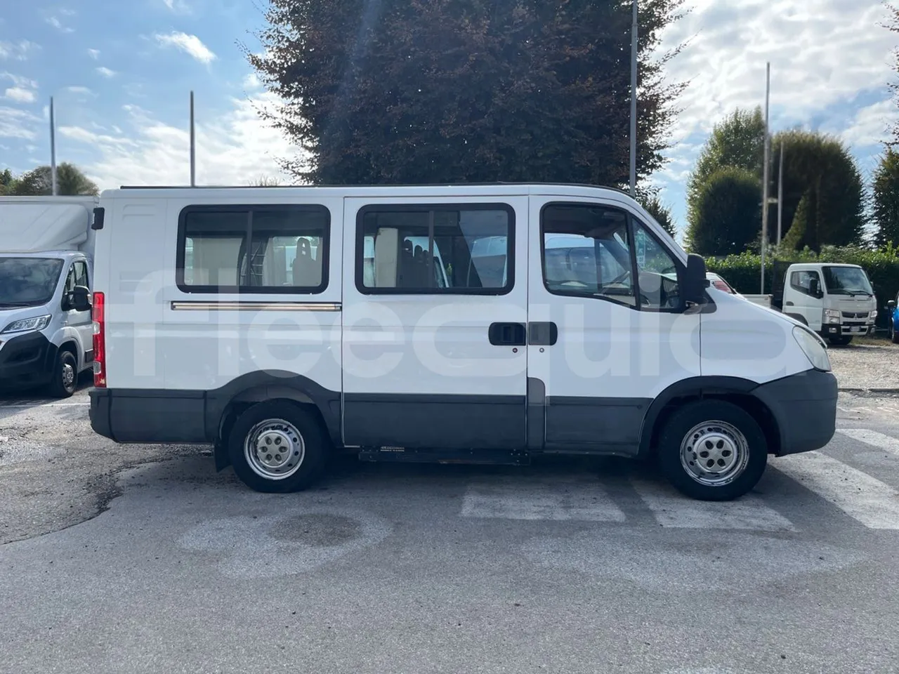 Iveco Daily MicroVett -EUR4 -100kW -5.401m - right side doors closed