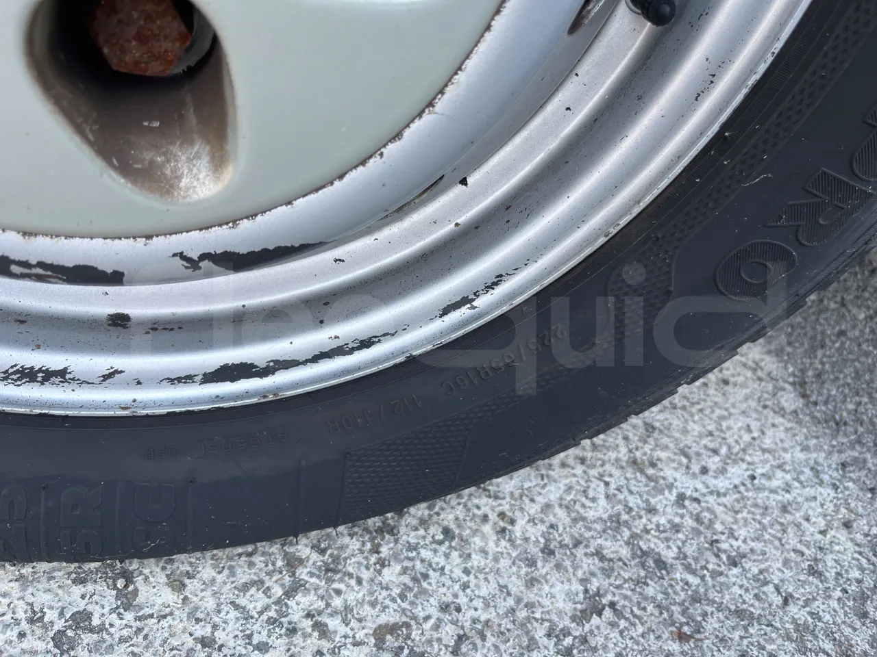 Iveco Daily MicroVett -EUR4 -100kW -5.401m - front left tire measurements