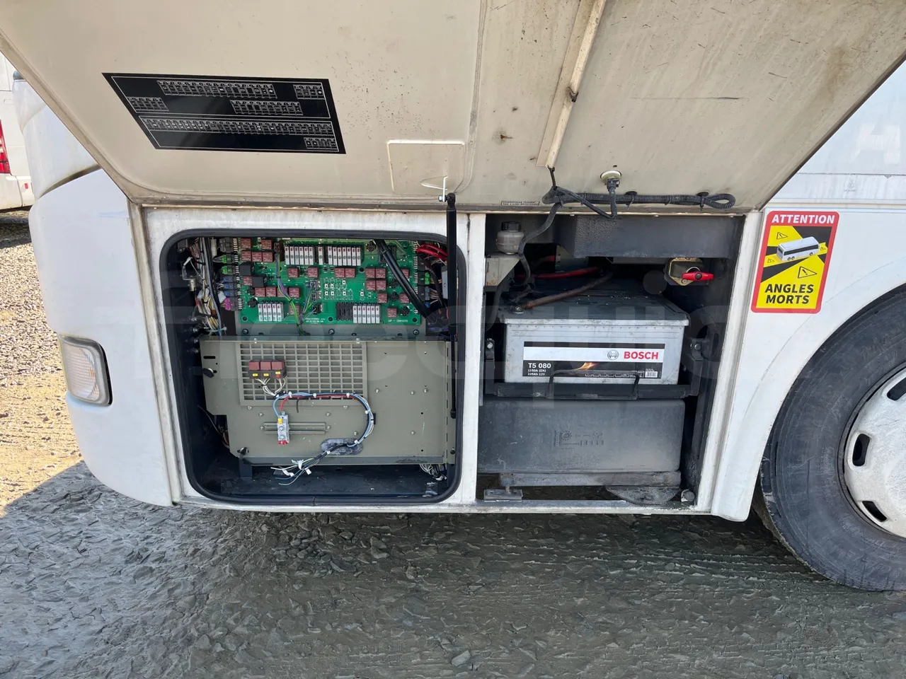 Iveco Recreo SFR160 - Euro5 - 243 kW - 12.760 mt - external compartments photo