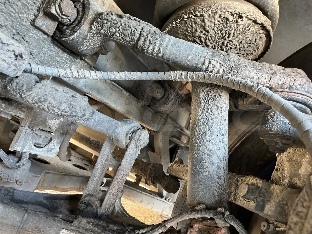 Iveco Recreo SFR160 - Euro5 - 243 kW - 12.760 mt - front shock absorbers left