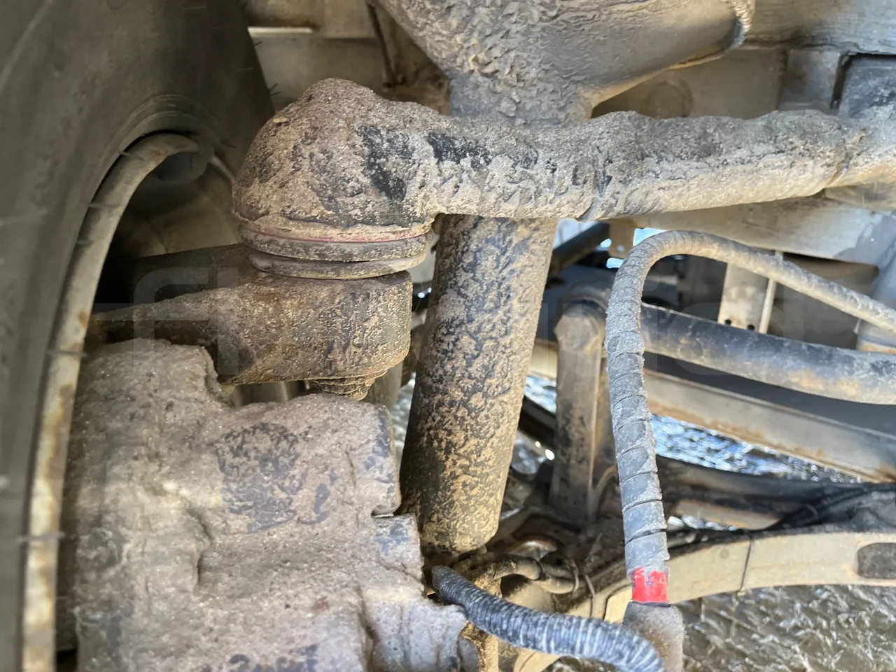 Iveco Recreo SFR160 - Euro5 - 243 kW - 12.760 mt - front shock absorbers right