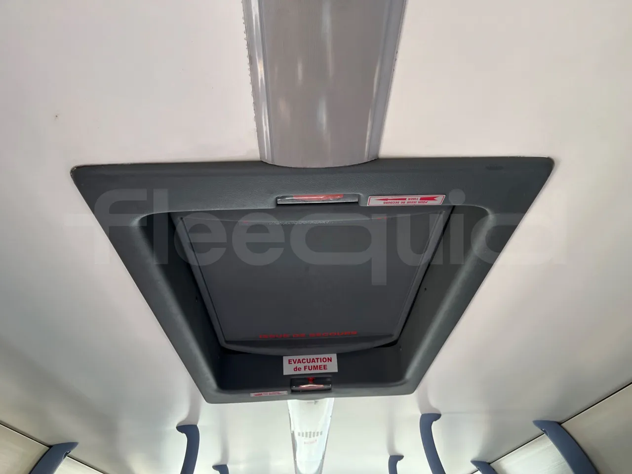 Iveco Recreo SFR160 - Euro5 - 243 kW - 12.760 mt - roof hatch 2