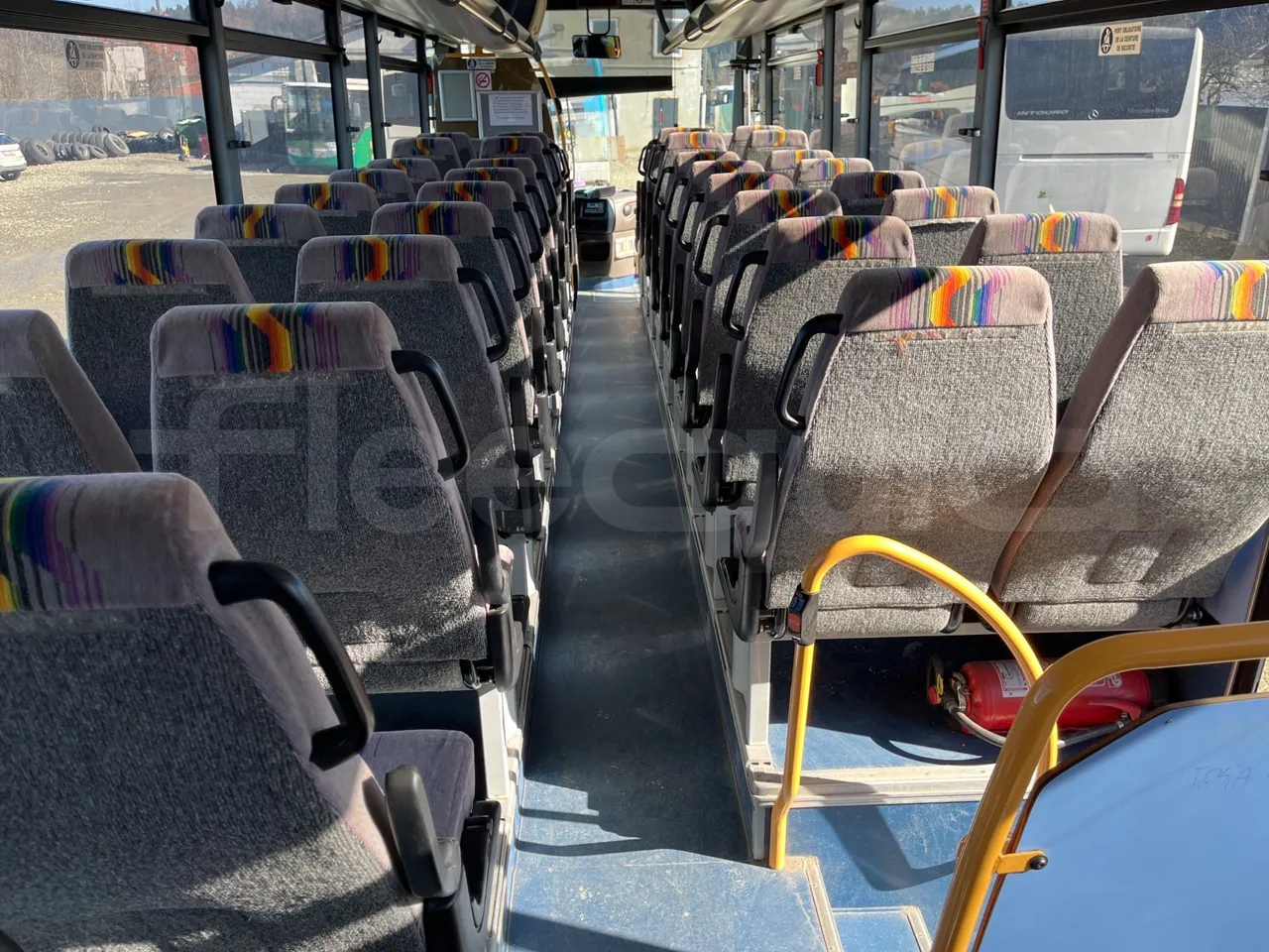 Iveco Recreo SFR160 - Euro5 - 243 kW - 12.760 mt - forward view middle aisle