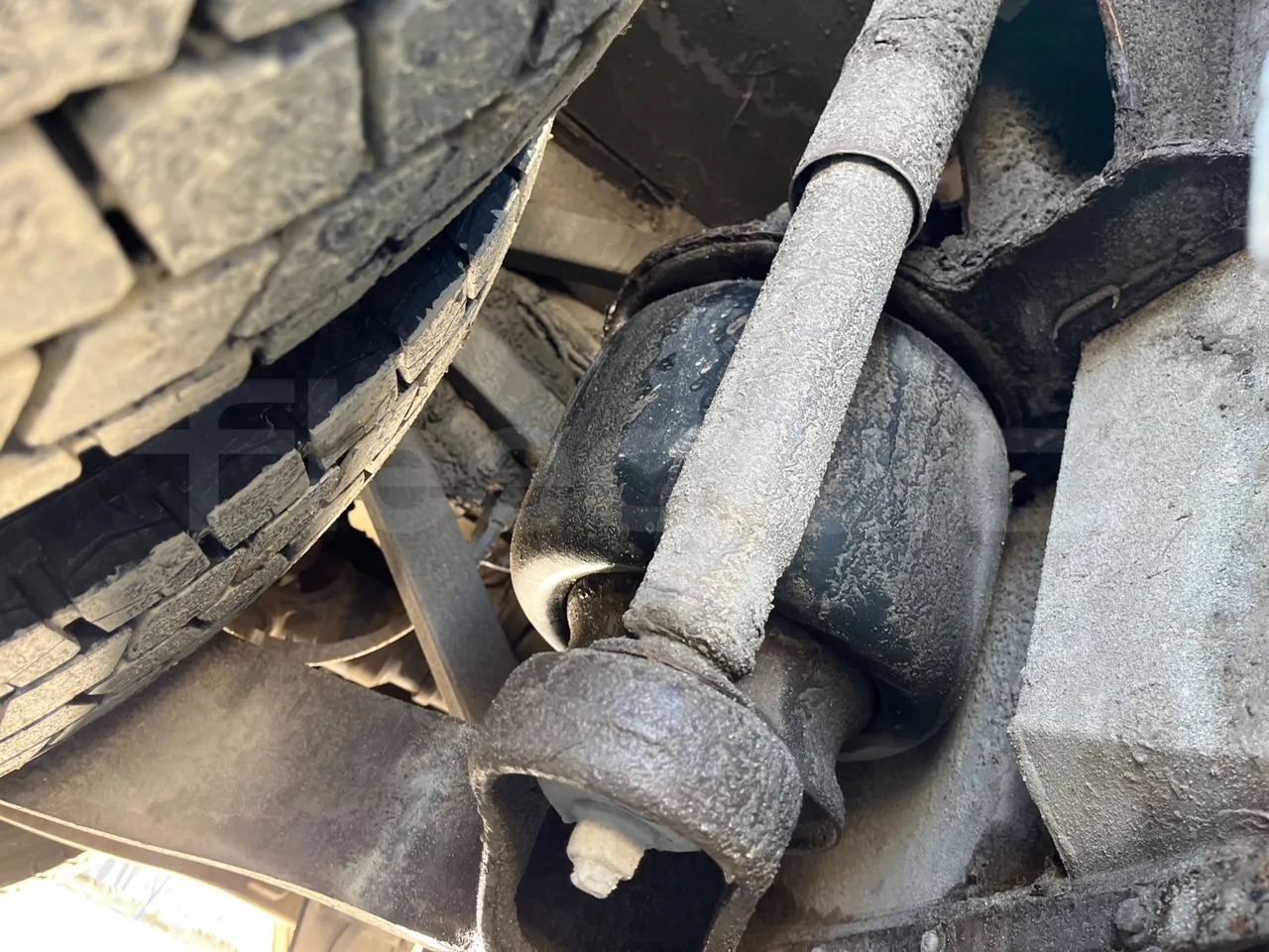 Iveco Recreo SFR160 - Euro5 - 243 kW - 12.760 mt - axle 2 shock absorbers 2 left