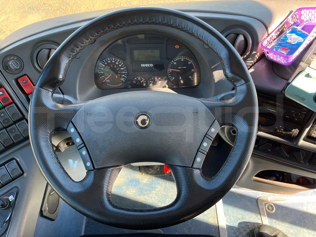Iveco Recreo SFR160 - Euro5 - 243 kW - 12.760 mt - steering wheel photo