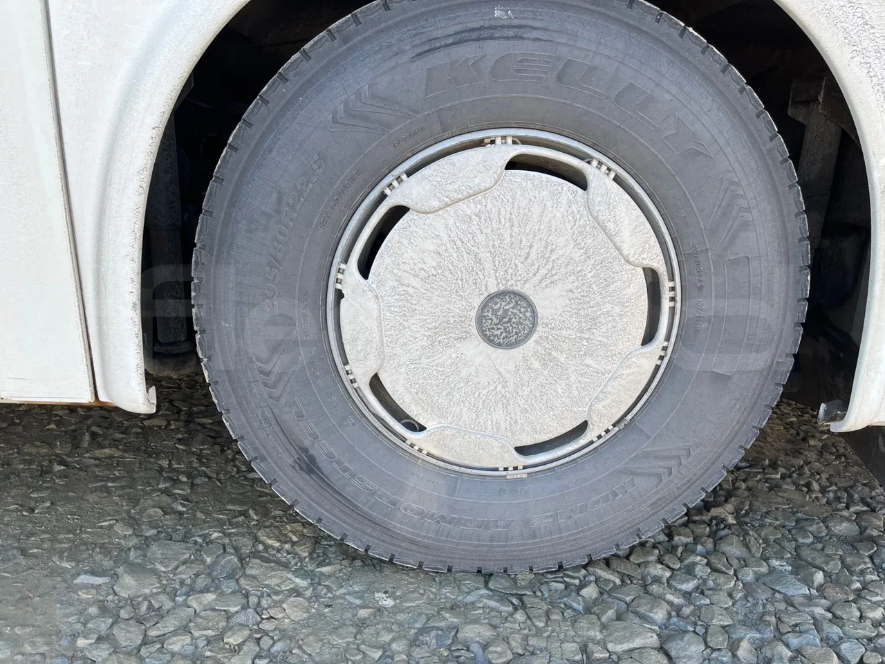 Iveco Recreo SFR160 - Euro5 - 243 kW - 12.760 mt - rear left tire photo