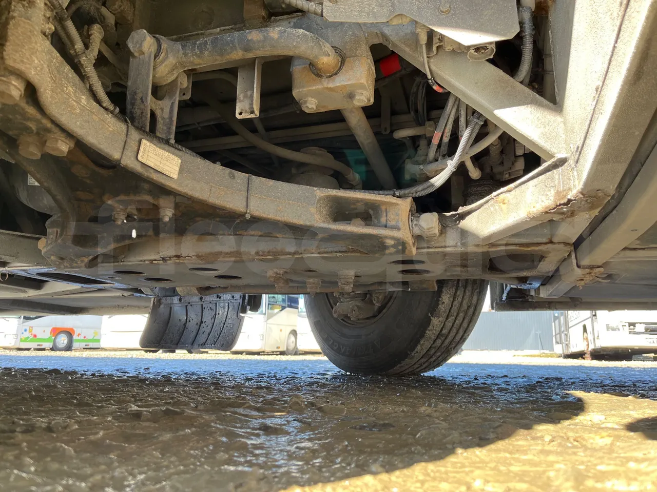 Iveco Recreo SFR160 - Euro5 - 243 kW - 12.760 mt - front axle right side