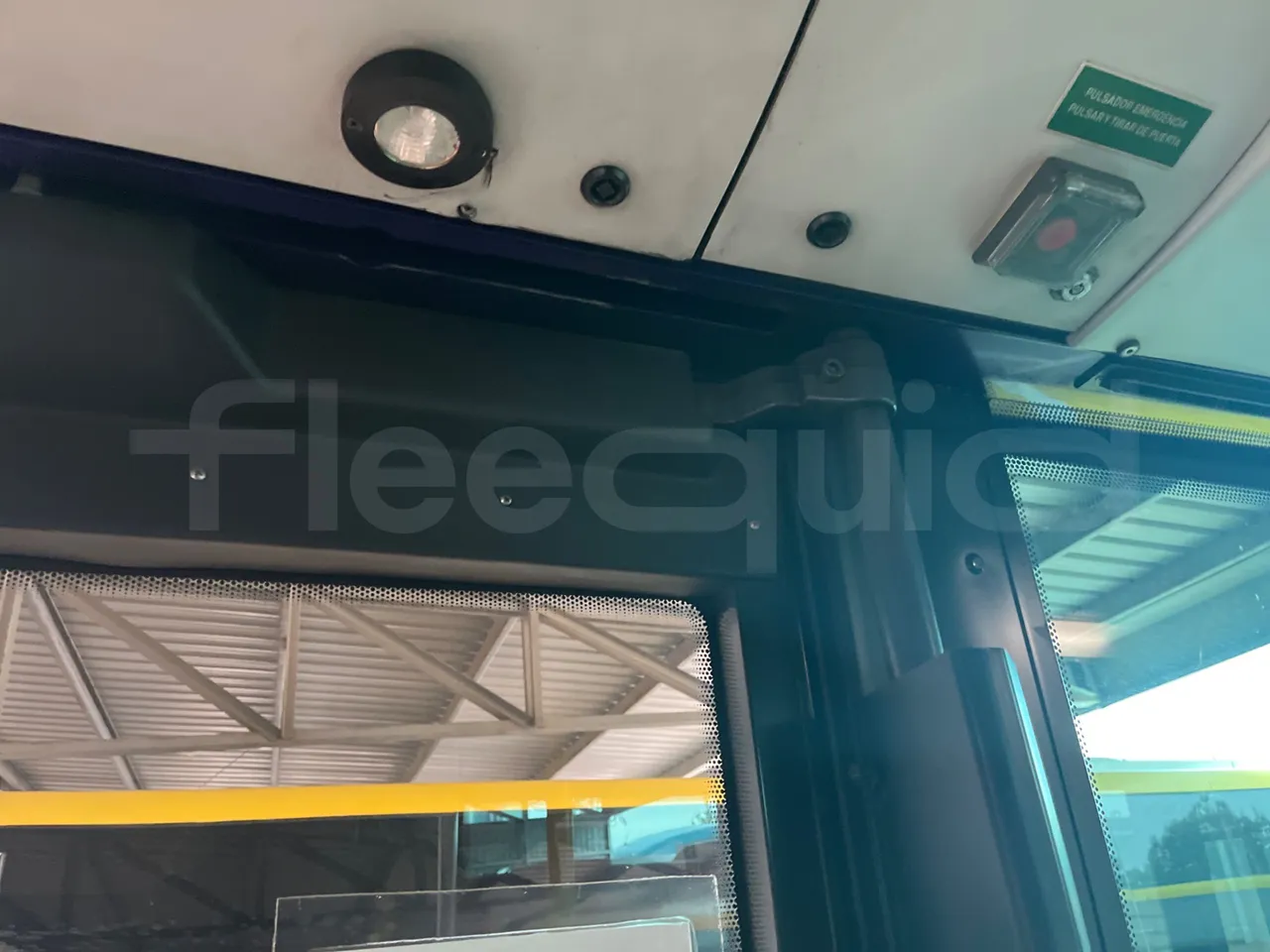 Mercedes-Benz OC500LE 1830H - EUR4 - 220kW - 12.800m - command unit indicators