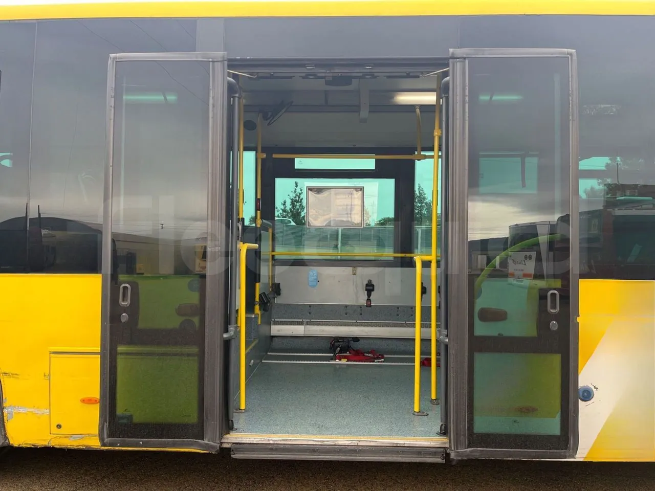 Mercedes-Benz OC500LE 1830H - EUR4 - 220kW - 12.800m - front door 1 open