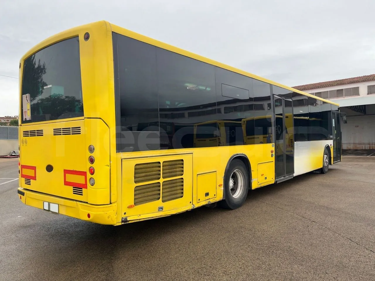 Mercedes-Benz OC500LE 1830H - EUR4 - 220kW - 12.800m - 3/4 right rear doors closed