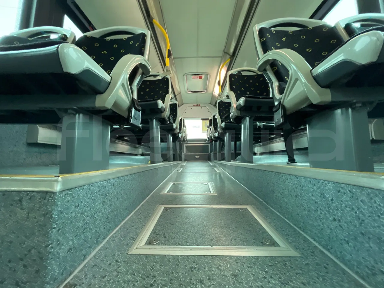 Mercedes-Benz OC500LE 1830H - EUR4 - 220kW - 12.800m - camera accessories photo