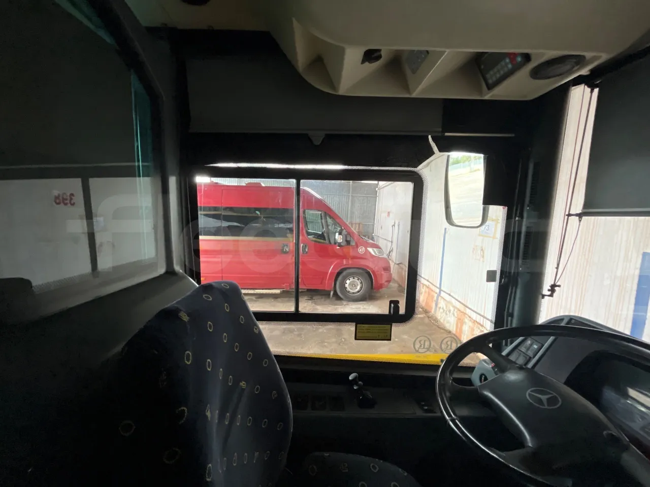 Mercedes-Benz OC500LE 1830H - EUR4 - 220kW - 12.800m - driver microphone accessories photo