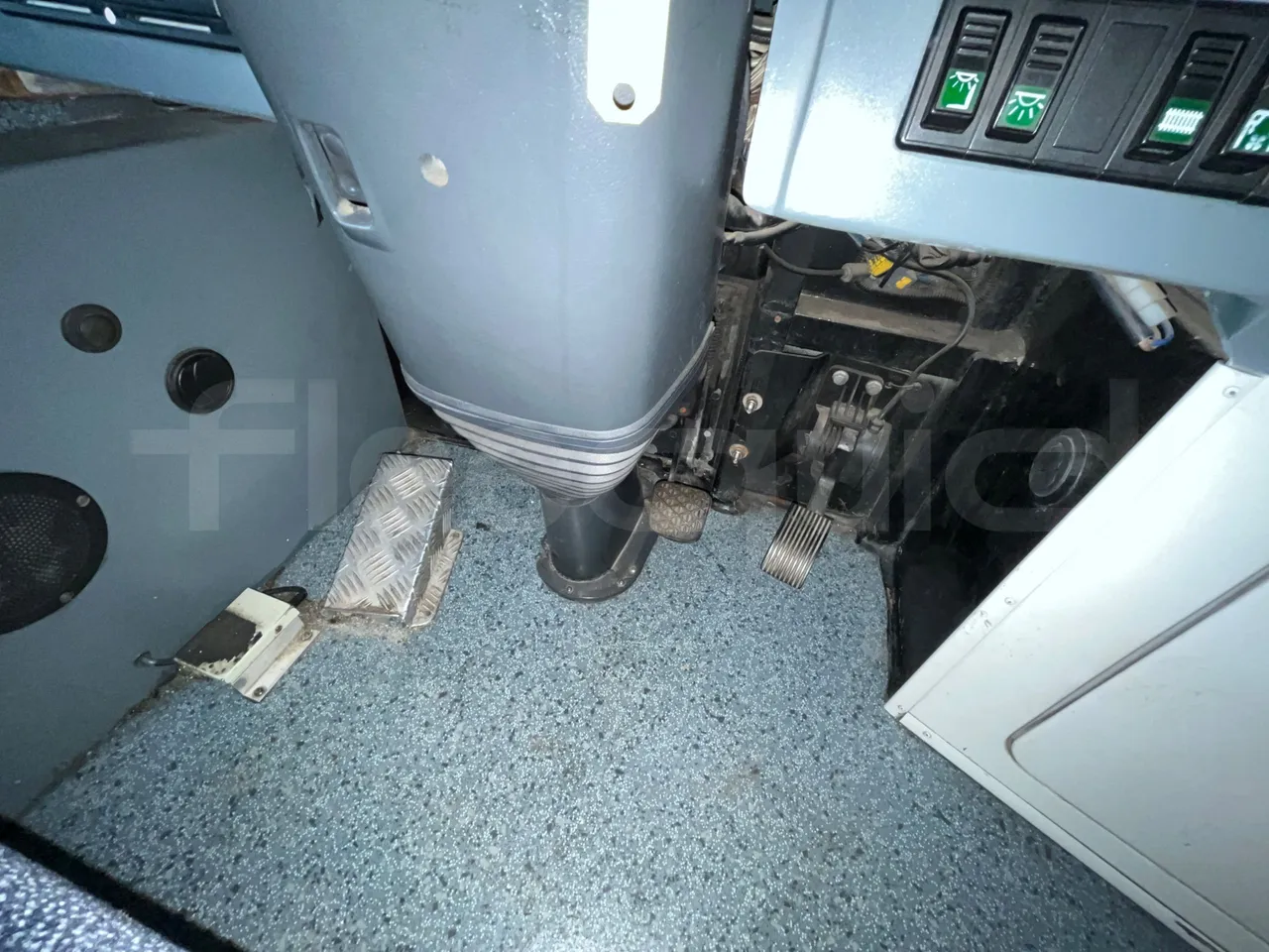 Mercedes-Benz OC500LE 1830H - EUR4 - 220kW - 12.800m - radio accessories photo