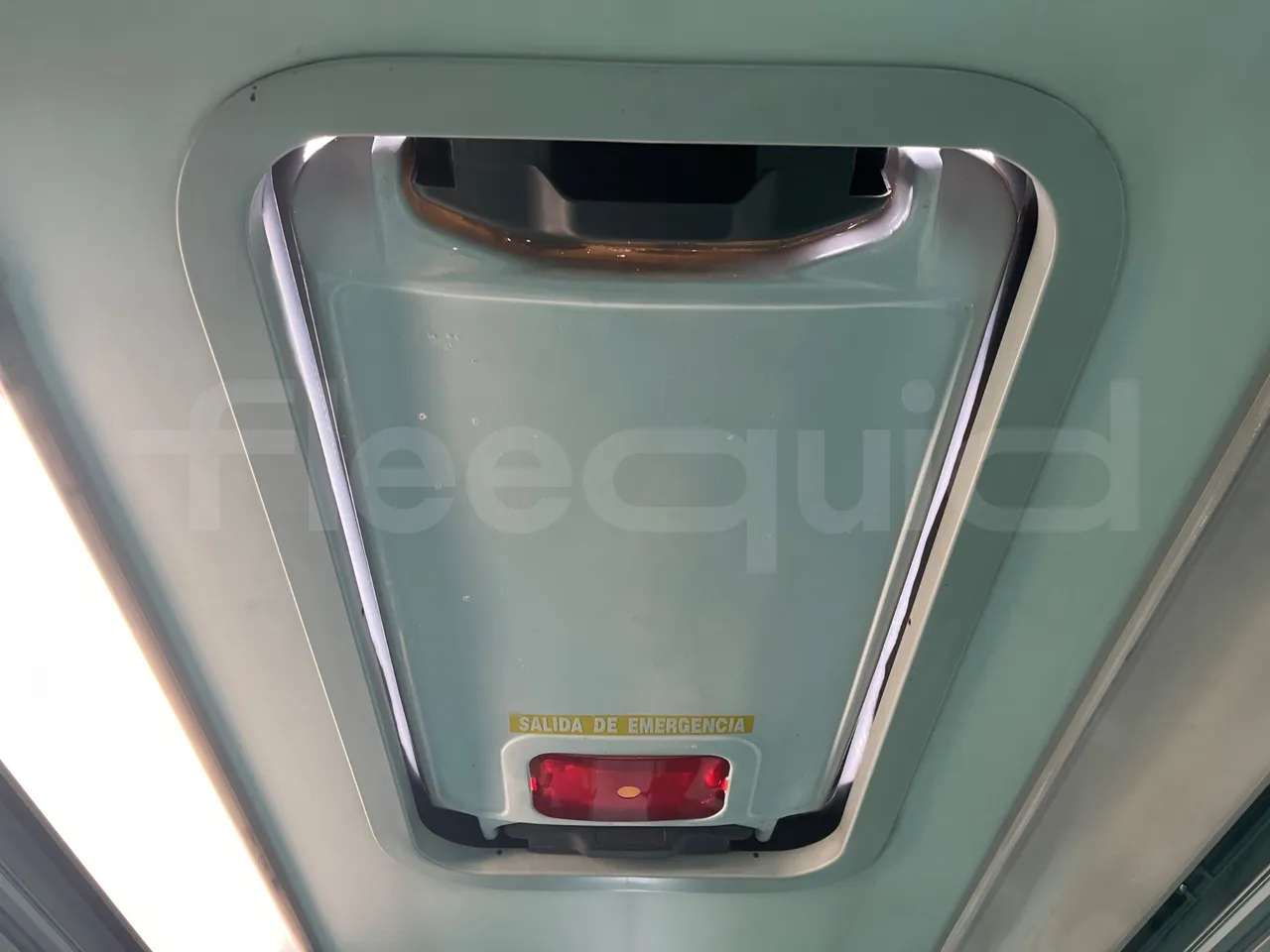 Mercedes-Benz OC500LE 1830H - EUR4 - 220kW - 12.800m - toilette accessories photo