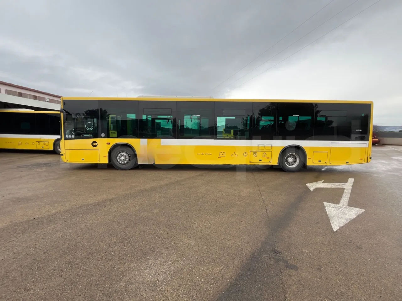 Mercedes-Benz OC500LE 1830H - EUR4 - 220kW - 12.800m - external compartments photo