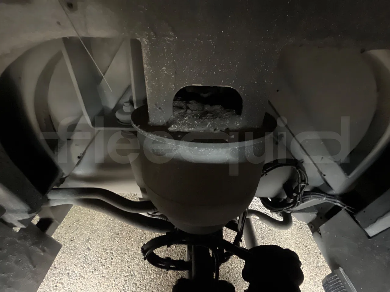 Mercedes-Benz OC500LE 1830H - EUR4 - 220kW - 12.800m - front brake calipers left