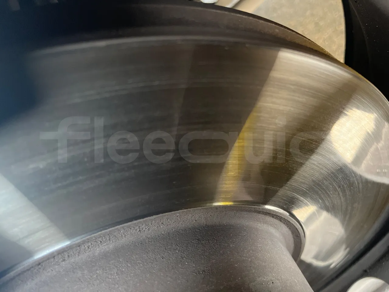 Mercedes-Benz OC500LE 1830H - EUR4 - 220kW - 12.800m - front brake calipers right