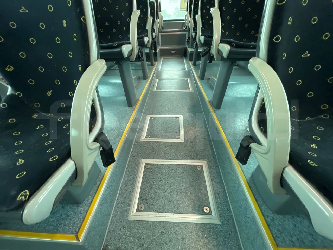 Mercedes-Benz OC500LE 1830H - EUR4 - 220kW - 12.800m - forward view all seats last row height